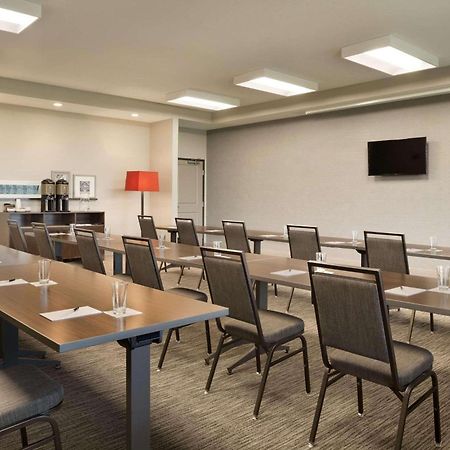 Country Inn & Suites By Radisson, Indianola, Ia Buitenkant foto
