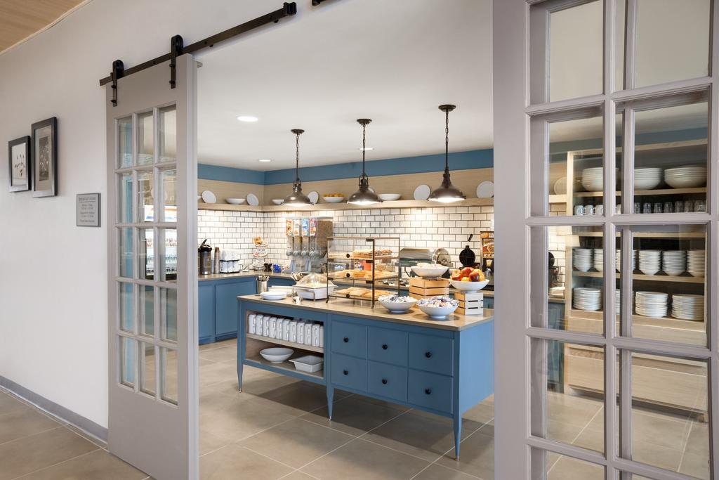 Country Inn & Suites By Radisson, Indianola, Ia Buitenkant foto
