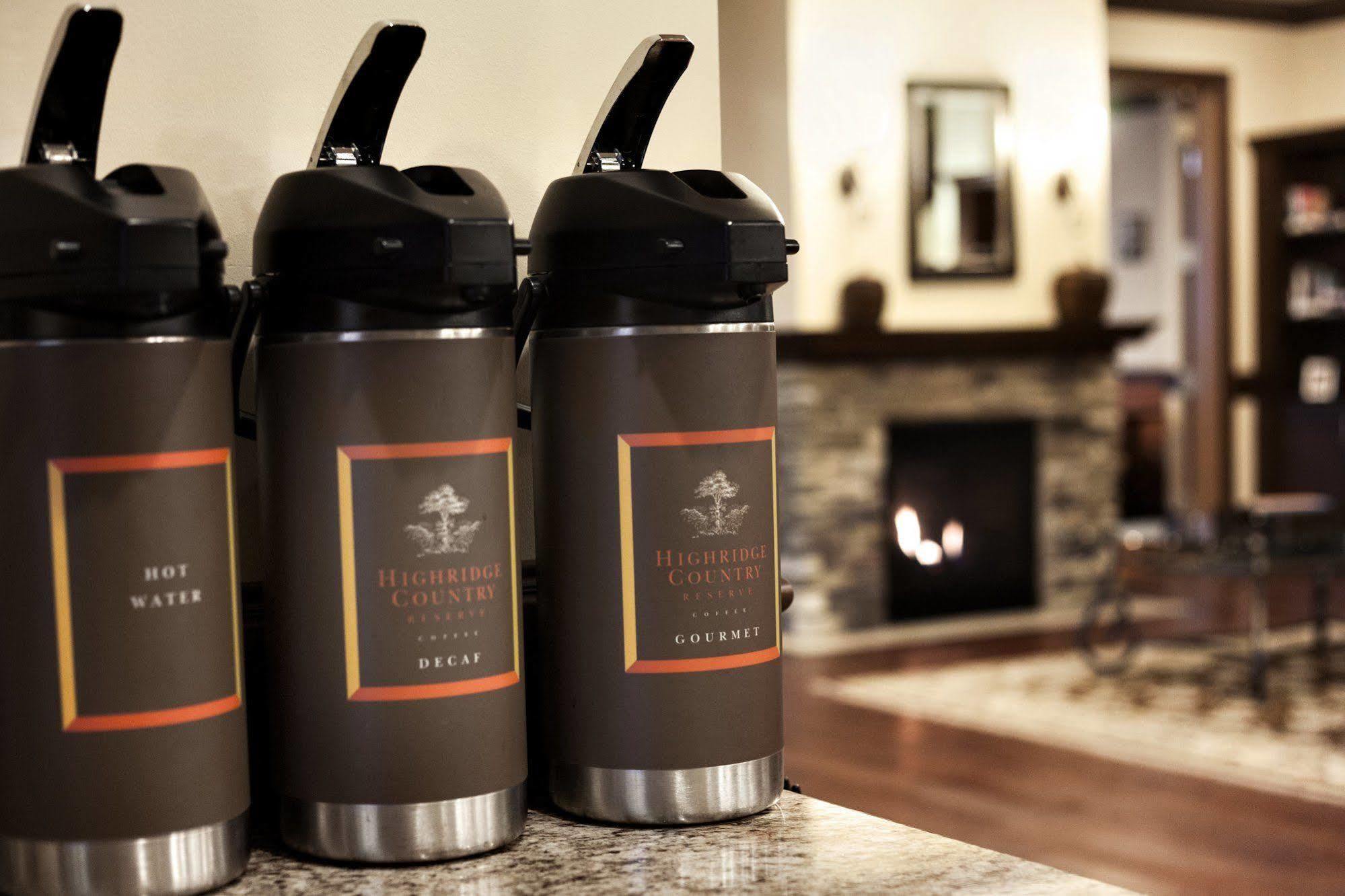 Country Inn & Suites By Radisson, Indianola, Ia Buitenkant foto